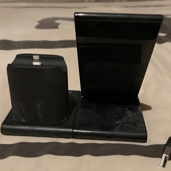 Charging stand - Picture 2 of 4